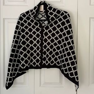 Black and white Top it Off shawl. NWT